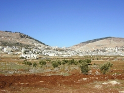 Shekhem: Har Eival (rt) Har Grizim (lft)